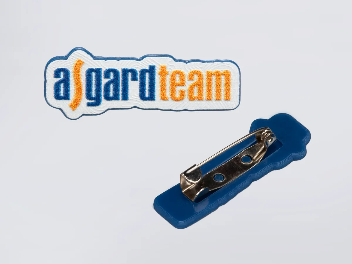 Piny na agrafce – gotowy produkt