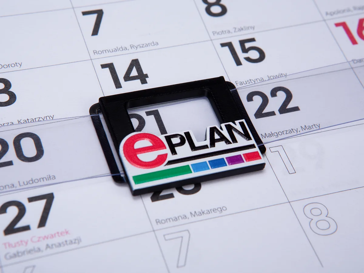 Wall calendar with a date indicator – finished product