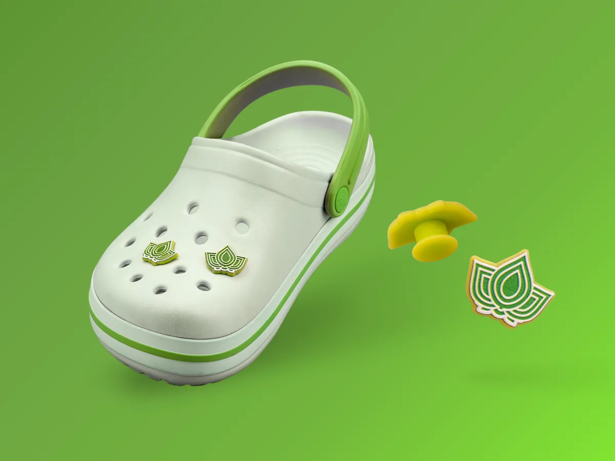 Piny i ozdoby na crocsy – gotowy produkt